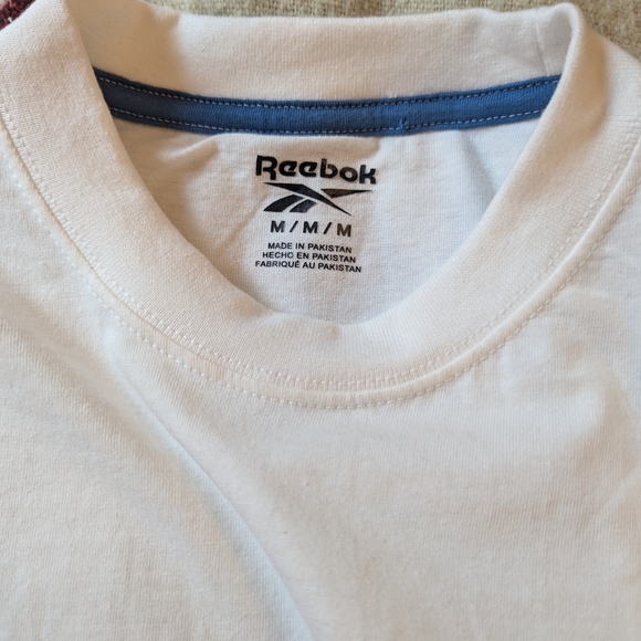 Reebok White and Blue Short Sleeve Tee - Picture 3 of 3